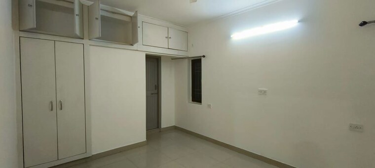 Room, vasant kunj 3 Bedroom 2500 Sq.Ft. Apartment In Vasant Kunj Delhi 10158079