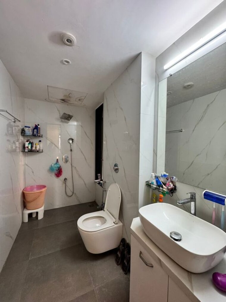 Attached Bathroom, lodha-splendora 2 Bedroom 771 Sq.Ft. Apartment In Ghodbunder Road Thane 10158119