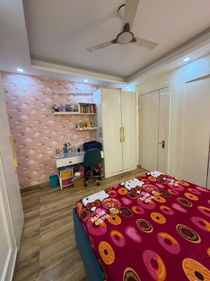 Bedroom in 3 BHK Builder Floor at Vipul World Floors, Sector 48 – for Sale