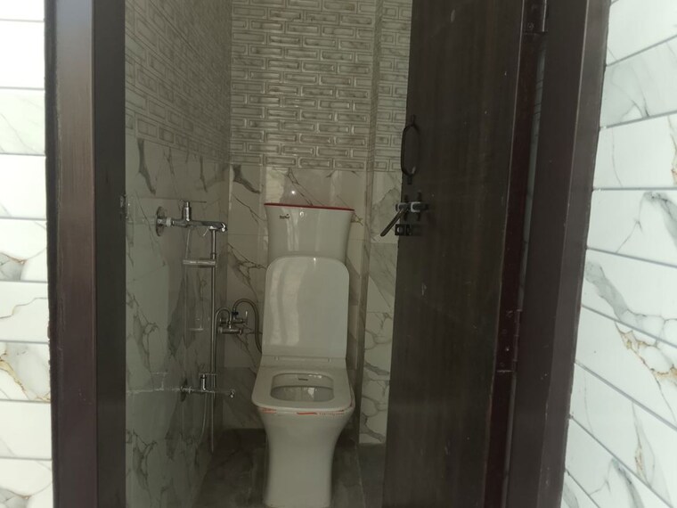 Bathroom, nawada-koh 2 Bedroom 650 Sq.Ft. Builder Floor In Sector 49 Faridabad 10158137