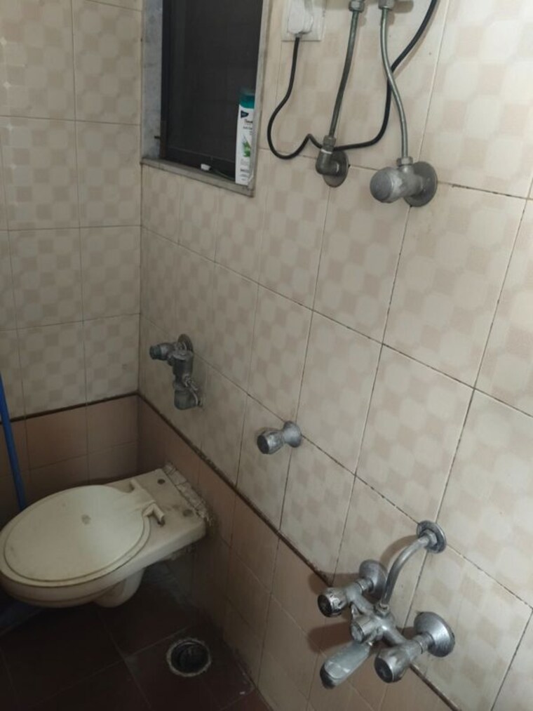Attached Bathroom, jalaram-park 1 Bedroom 475 Sq.Ft. Apartment In Bhandup West Mumbai 10158139