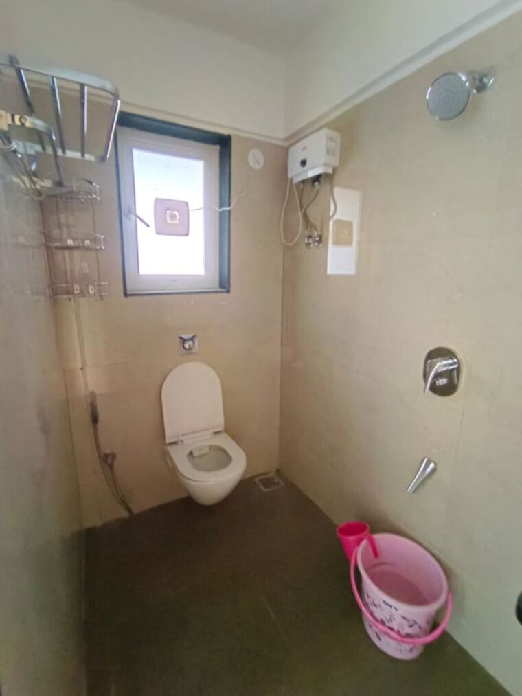 Bathroom, vaibhav-queens-park 2 Bedroom 750 Sq.Ft. Apartment In Chembur Mumbai 10158147