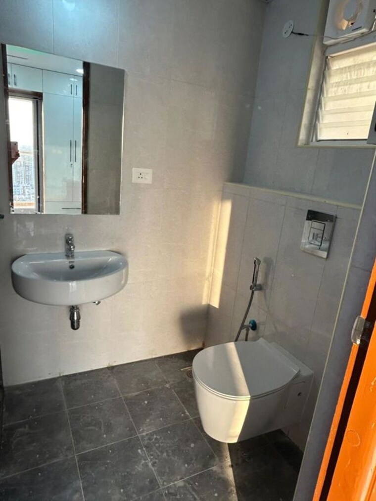 Bathroom, incor-one-city 3 Bedroom 1931 Sq.Ft. Apartment In Kukatpally Hyderabad 10158205