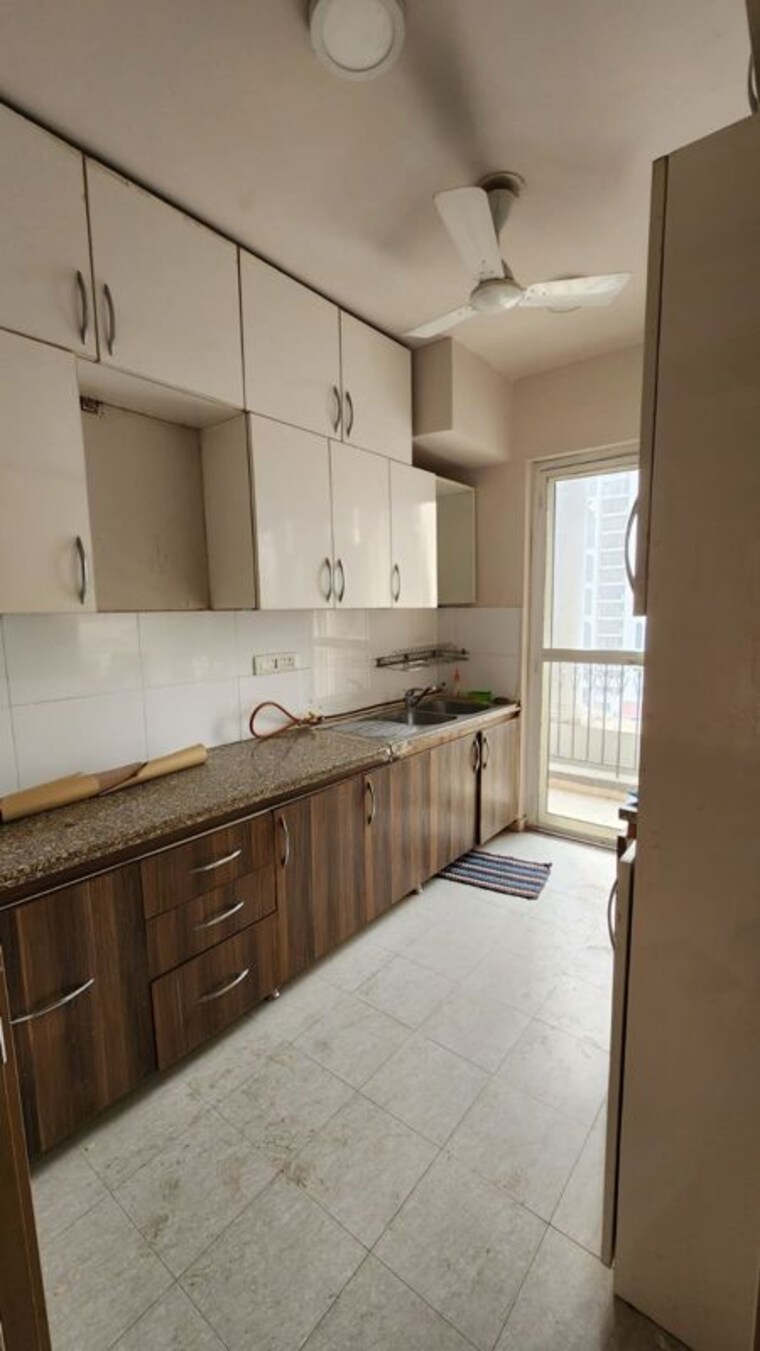 Kitchen, dlf-new-town-heights-iii 4 Bedroom 2530 Sq.Ft. Apartment In Sector 91 Gurgaon 10158215
