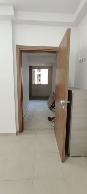 Room in 2 BHK Apartment at Bhartiya Nikoo Homes, Thanisandra Main Road – for Rent