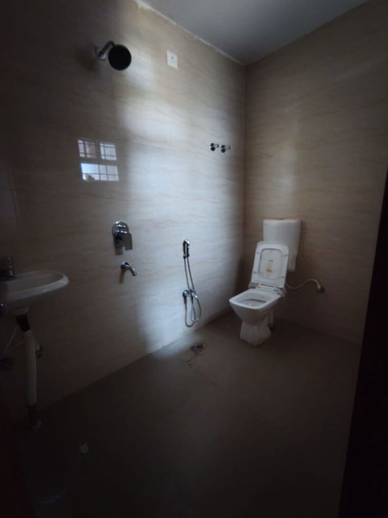 Bathroom, kokar 3 Bedroom 1425 Sq.Ft. Apartment In Kokar Ranchi 10158236