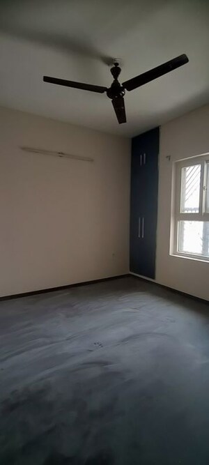 Room in 3 BHK Builder Floor at Sector 85 – for Rent