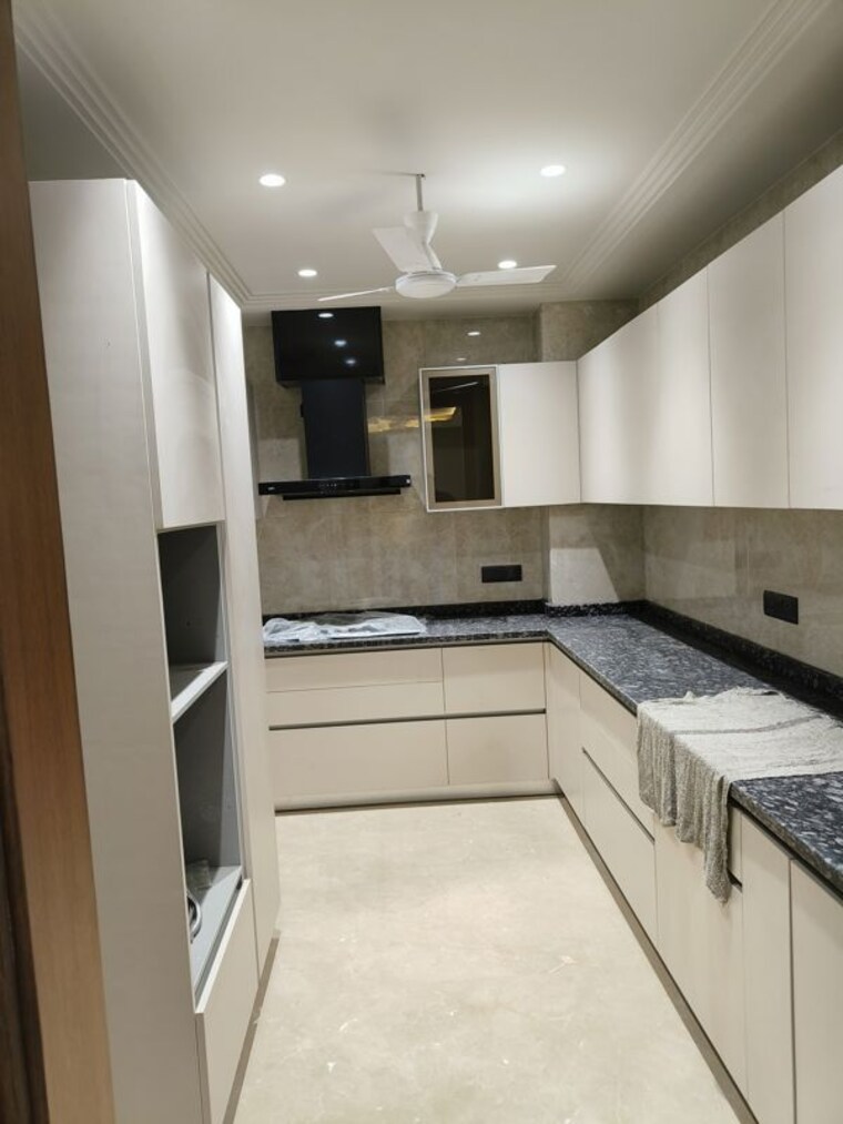 Kitchen, chittaranjan park 3 Bedroom 1550 Sq.Ft. Builder Floor In Chittaranjan Park Delhi 10082479