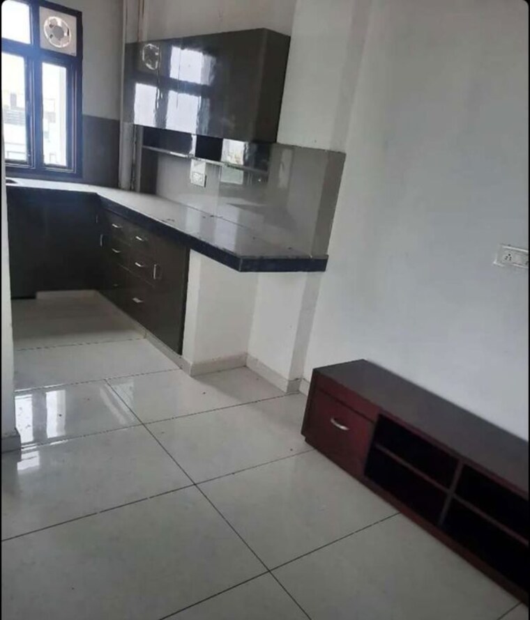 Kitchen, sector 9a Commercial Office Space 100 Sq.Ft. In Sector 9a Bahadurgarh 10158164