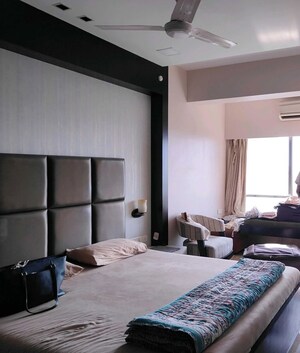 Bedroom in 2 BHK Apartment at Neelkanth Apartment Worli, Worli – for Rent