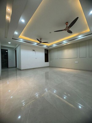 Room in 3 BHK Apartment at Palm Residency Chhatarpur, Chattarpur – for Rent