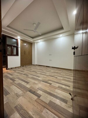 Room in 3 BHK Apartment at Palm Residency Chhatarpur, Chattarpur – for Rent