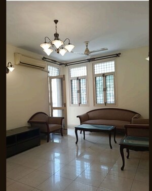 Living Room in 3 BHK Builder Floor at Unitech Residency Greens, Sector 46 – for Rent
