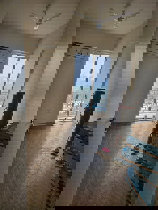 3 BHK + Servant Room 1726 Sq.Ft. Apartment in DLF Regal Gardens