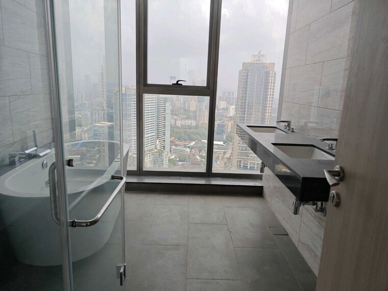 Bathroom, rustomjee-crown 5 Bedroom 3090 Sq.Ft. Apartment In Prabhadevi Mumbai 10158278