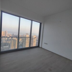 Room in 5 BHK Apartment at Rustomjee Crown, Prabhadevi – for Rent