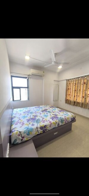 Bedroom in 2 BHK Apartment at Evershine CHS Malad, Malad West – for Rent