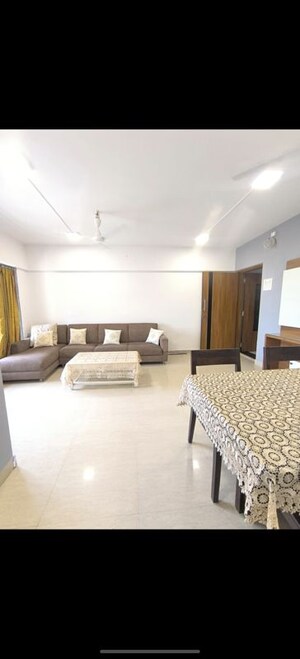 Bedroom in 2 BHK Apartment at Evershine CHS Malad, Malad West – for Rent