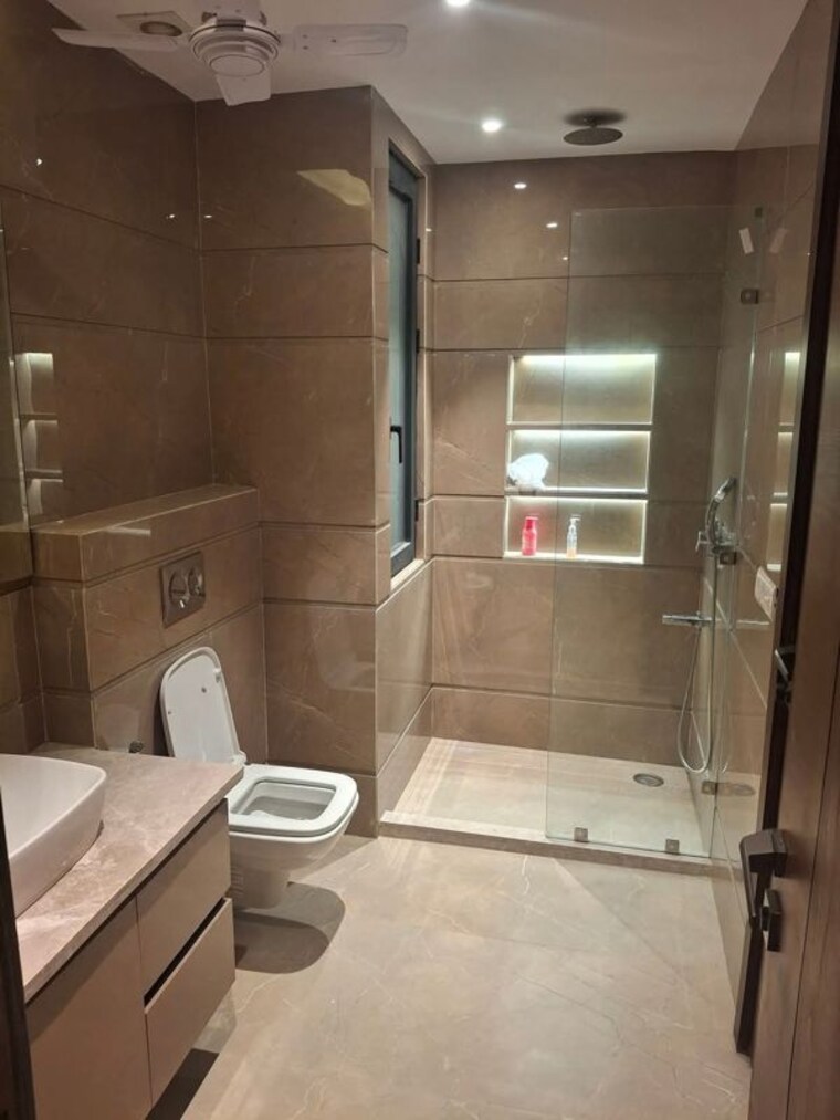 Bathroom, sector 4 3.5 Bedroom 2080 Sq.Ft. Apartment In Sector 4 Gurgaon 10158331