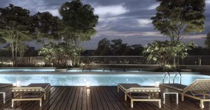 Swimming Pool in 3 BHK Apartment at Rustomjee Paramount, Khar West – for Sale