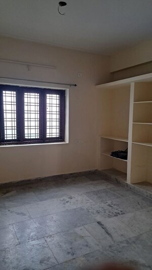 Room in 2 BHK Apartment at Beleghata – for Rent