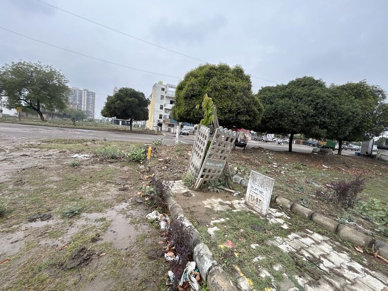 undefined, bptp-parklands  250 Sq.Ft. Plot In Sector 76 Faridabad 10158329