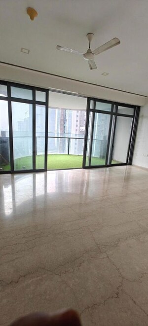 Room in 3 BHK Apartment at Omkar 1973, Worli – for Rent