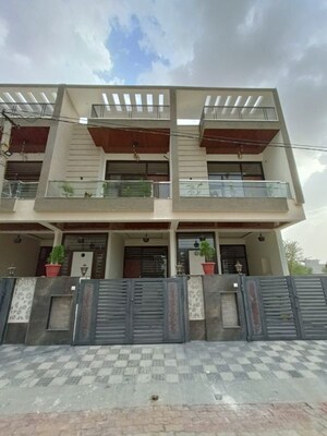 3 BHK Villa For Rent in Girdharipura