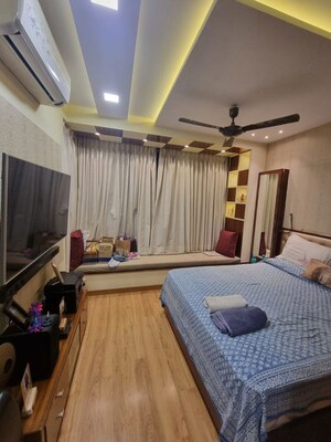 Bedroom in 3 BHK Apartment at Oberoi Exquisite Goregaon, Goregaon East – for Rent