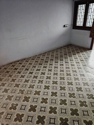 Room in 2 BHK Apartment at Phoolbagan – for Rent