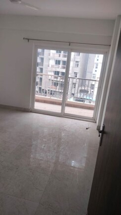 3 BHK + Servant Room Apartment For Rent in Uninav Eden