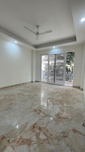 Room in 4 BHK Apartment at Palm Residency Chhatarpur, Chattarpur – for Rent