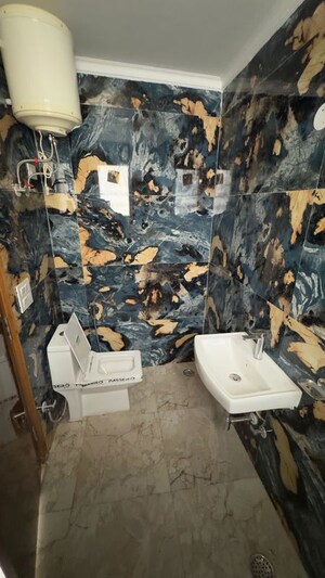 Master Bedroom in 4 BHK Apartment at Palm Residency Chhatarpur, Chattarpur – for Rent