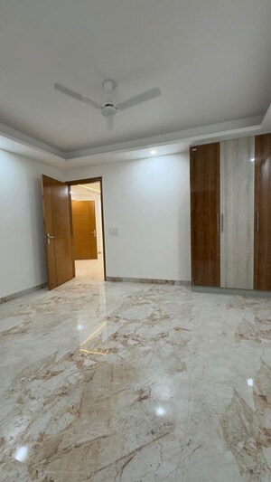 Room in 4 BHK Apartment at Palm Residency Chhatarpur, Chattarpur – for Rent