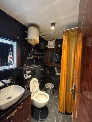 Master Bedroom in 2 BHK Apartment at Palm Residency Chhatarpur, Chattarpur – for Rent