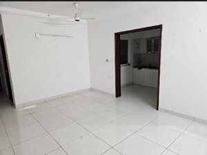 3 BHK Apartment For Rent in Puravankara Palm Beach, Hennur