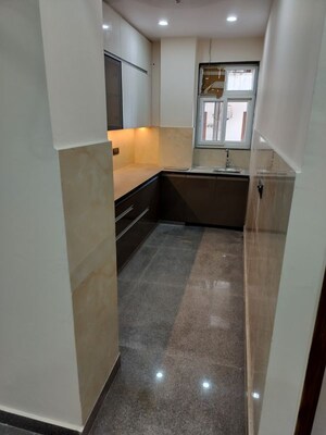 Kitchen in 2 BHK Builder Floor at Sector 33 – for Rent