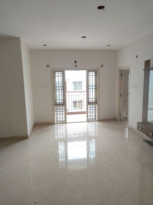 Room in 3 BHK Apartment at Lb Shastri Nagar – for Rent