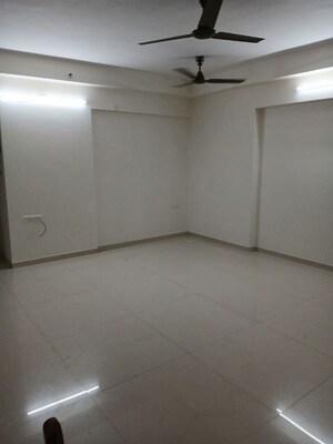 Room in 3 BHK Apartment at Godrej Prime, Chembur – for Rent