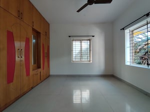 Room in  Apartment at V.V Emerald, Horamavu – for Rent