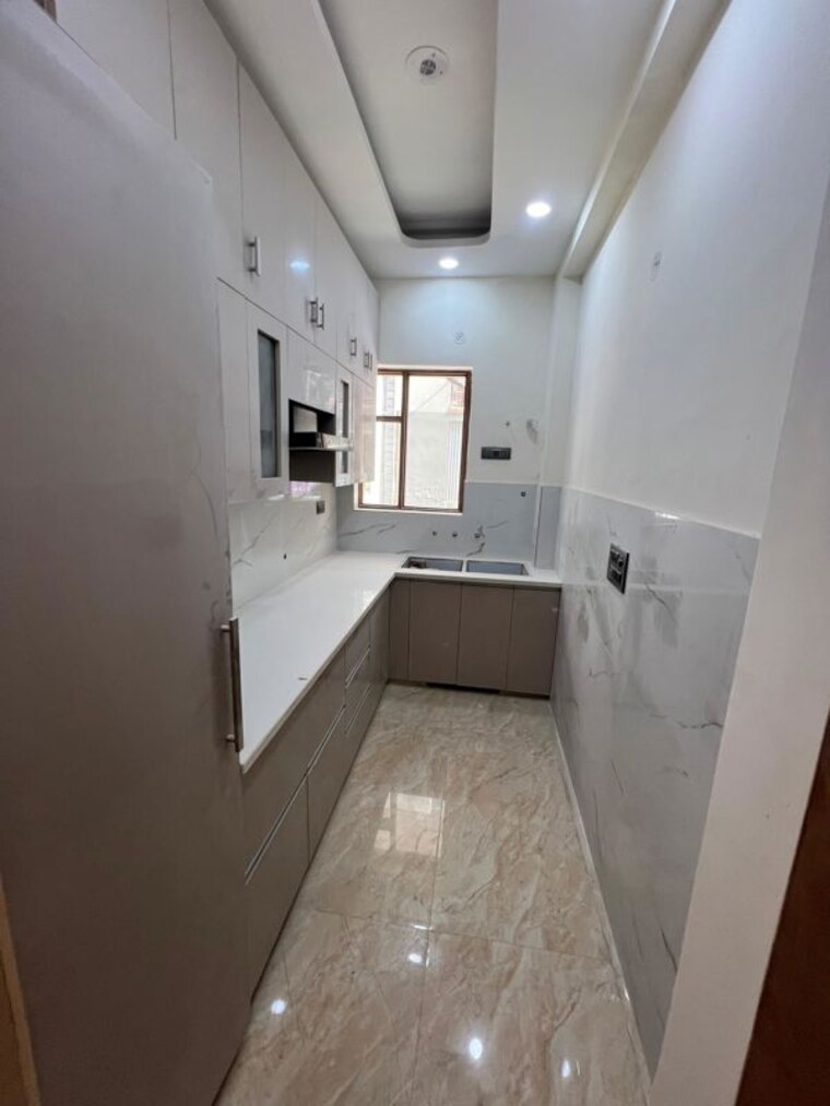Bathroom, bptp-district-faridabad 3 Bedroom 1620 Sq.Ft. Builder Floor In Sector 81 Faridabad 10158726