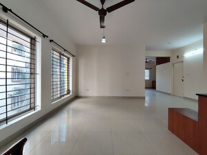 Room in  Apartment at V.V Emerald, Horamavu – for Rent