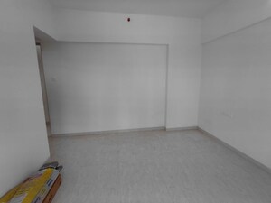 Room in 2 BHK Apartment at Parekh Celeste, Goregaon West – for Rent