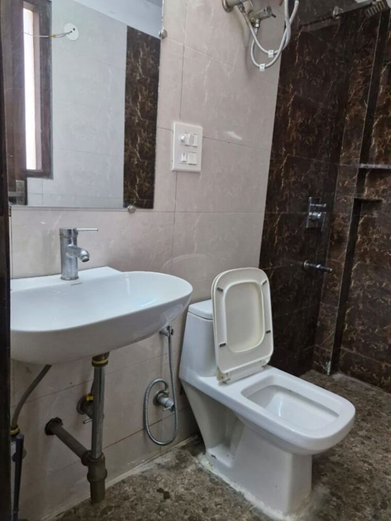 Bathroom, ansal-sushant-lok-i 1 Bedroom 700 Sq.Ft. Builder Floor In Sector 43 Gurgaon 10158805