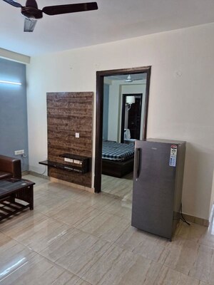 Living Room in 1 BHK Builder Floor at Ansal Sushant Lok I, Sector 43 – for Rent