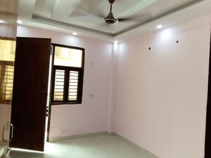 Room in 2 BHK Builder Floor at Dwarka Mor – for Rent