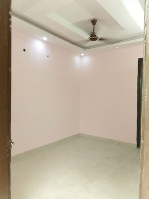 Room in 2 BHK Builder Floor at Dwarka Mor – for Rent