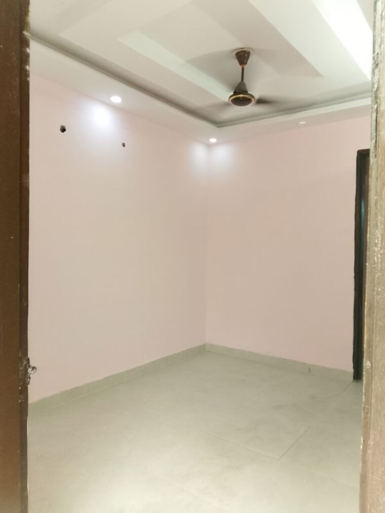 Room, dwarka mor 2 Bedroom 750 Sq.Ft. Builder Floor In Dwarka Mor Delhi 10158817
