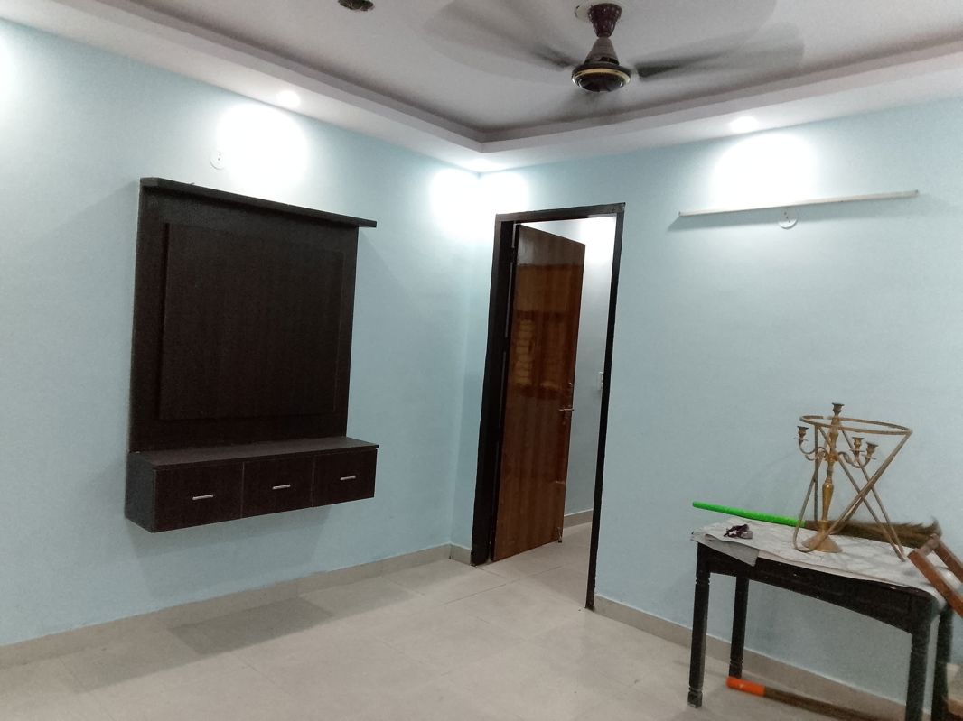 2 BHK + Pooja Room,Servant Room,Study Room,Extra Room Builder Floor For Rent in Dwarka Mor