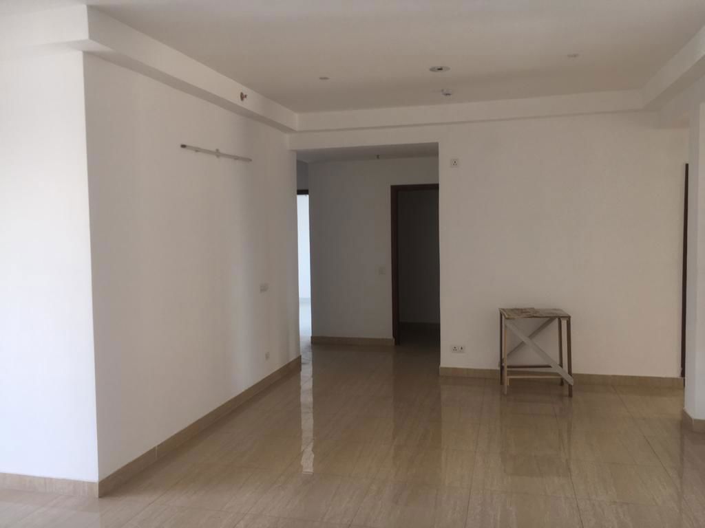 4 BHK + Pooja Room,Servant Room Apartment For Rent in Purvanchal Royal City